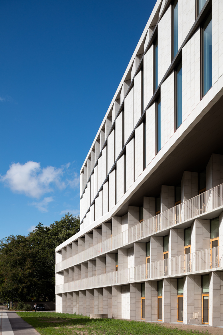 Patient Hotel and Administration 3XN