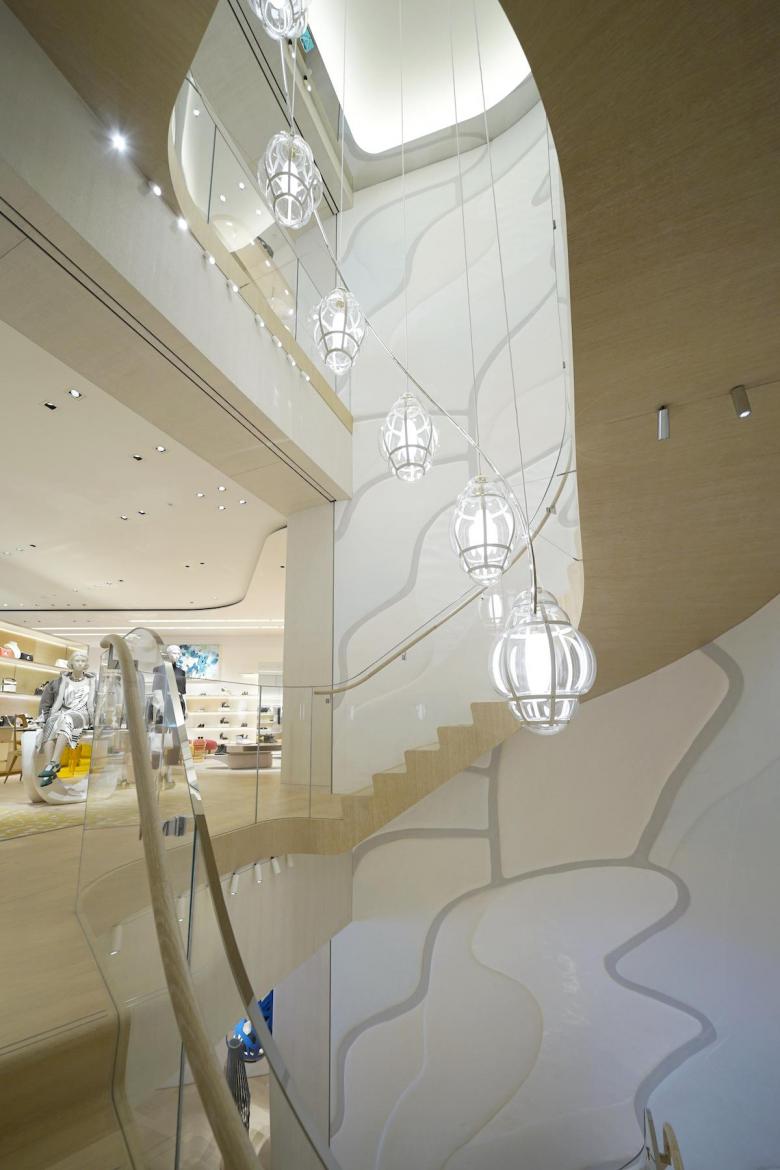Louis Vuitton Opens Redesigned Tower in Tokyo's Ginza District -  HELLOTHANKYOUSORRY