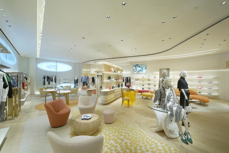 news: shimmering and rhythmic, inside the water-like louis vuitton building  in ginza tokyo