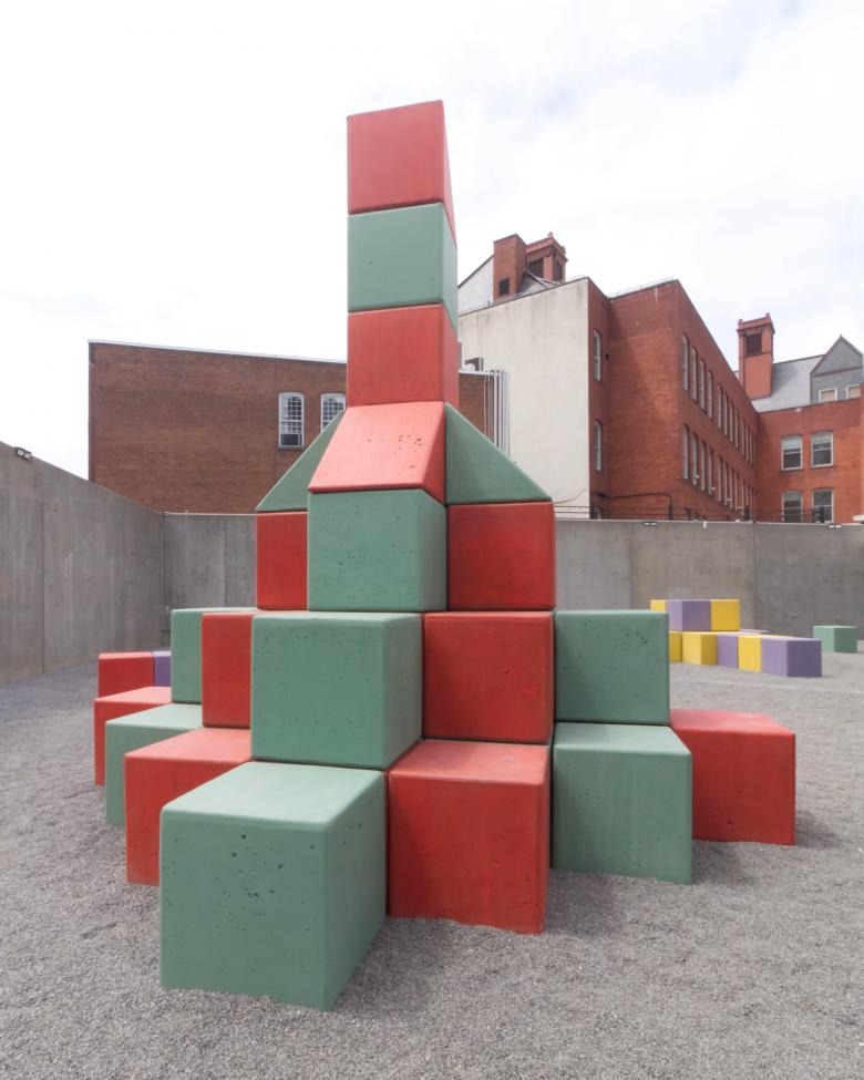 【ラッピング無料】 Moroccan 'Pyramids' at MoMA PS1 - Yto Barrada's 'Le Grand Soir' 工芸品