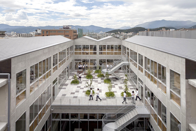 流行に  + 工藤和美 洛陽総合高等学校 堀場弘 K&H シーラカンス / 建築工学