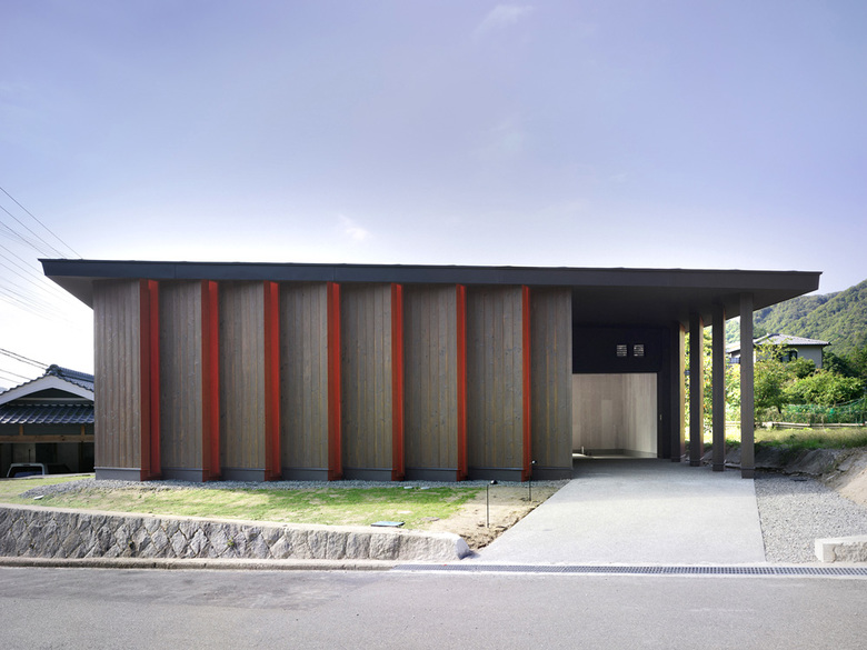 猪名川霊園倉庫棟 小山光／Key Operation Inc.